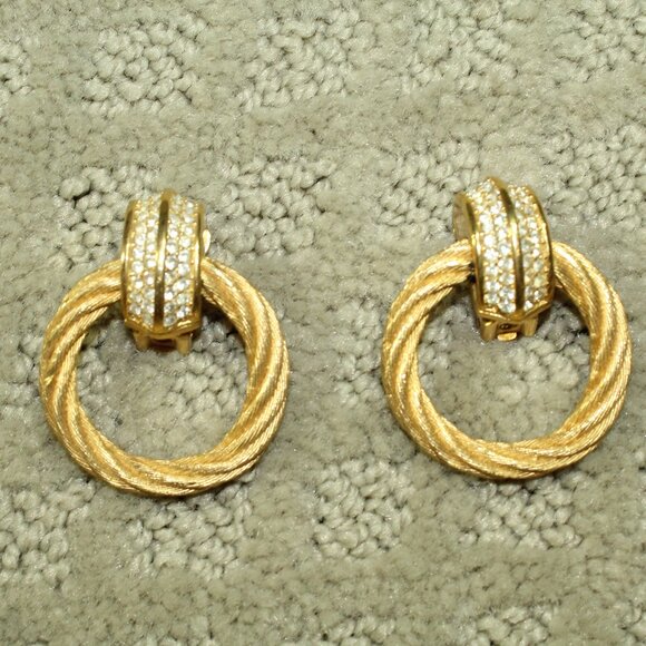 Vintage Christian Dior Gold-Tone Pave Crystals Rope Hoop Knocker Clip On Earring - Picture 1 of 3